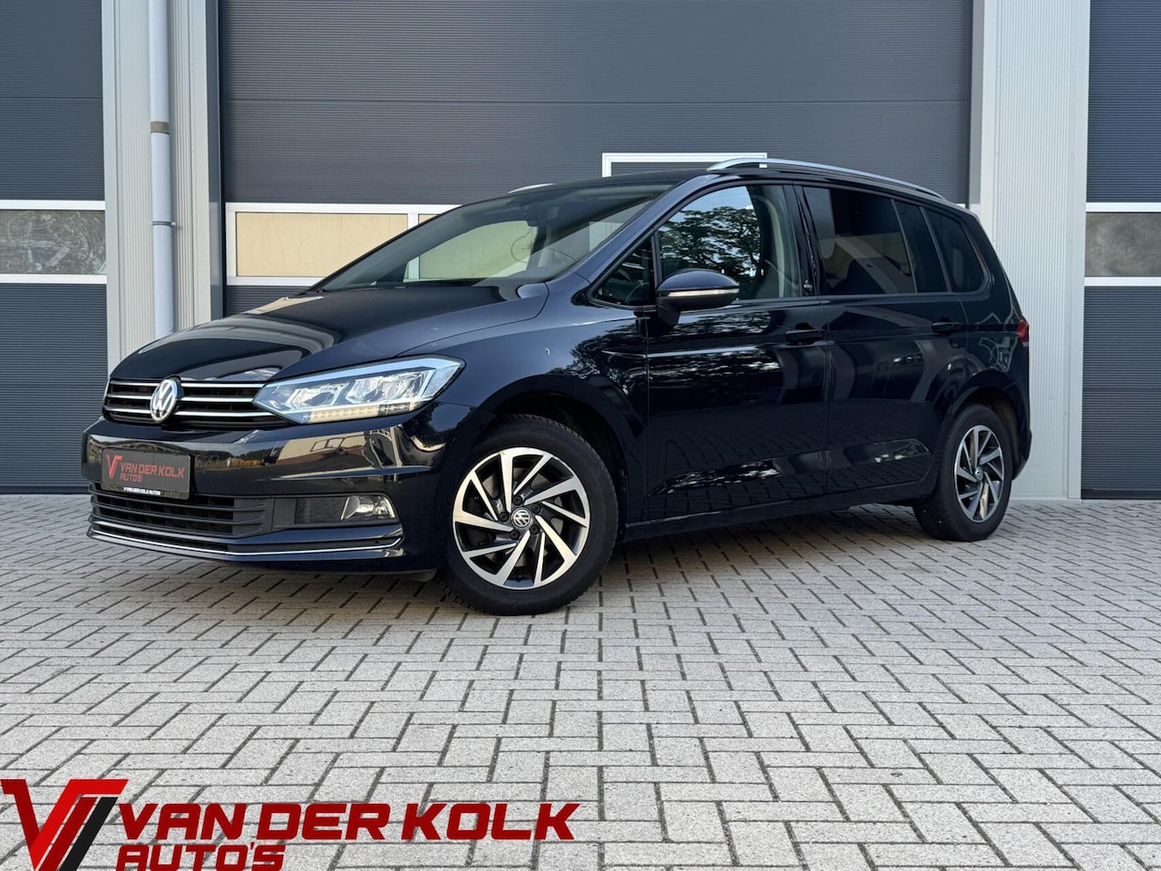 Volkswagen Touran - 1.4 TSI Comfortline 7p | Carplay | Navigatie | Adaptive Cruise | Climate | Stoelverwarming - AutoWereld.nl