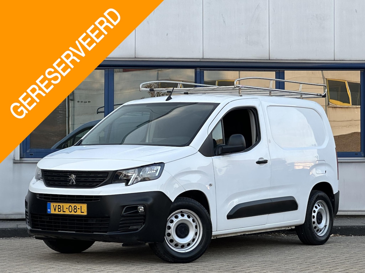 Peugeot Partner - 1.6 BlueHDI Grip l CarPlay l Navi l 3p. l 84.977 km l - AutoWereld.nl