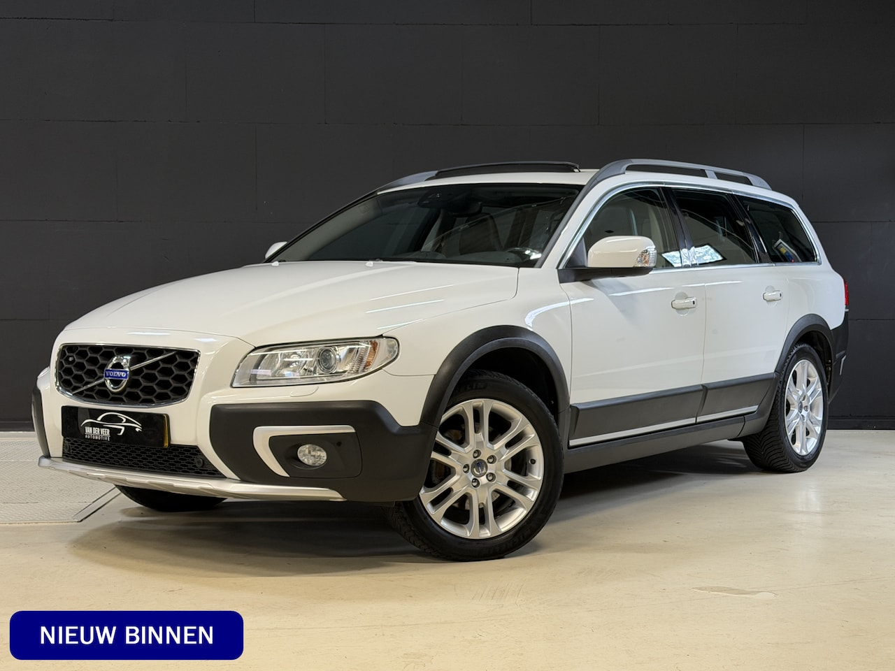 Volvo XC70 - 2.0 D4 FWD Summum | Schuifdak | Leder | Trekhaak | Stoelverwarming | Dealer onderhouden - AutoWereld.nl