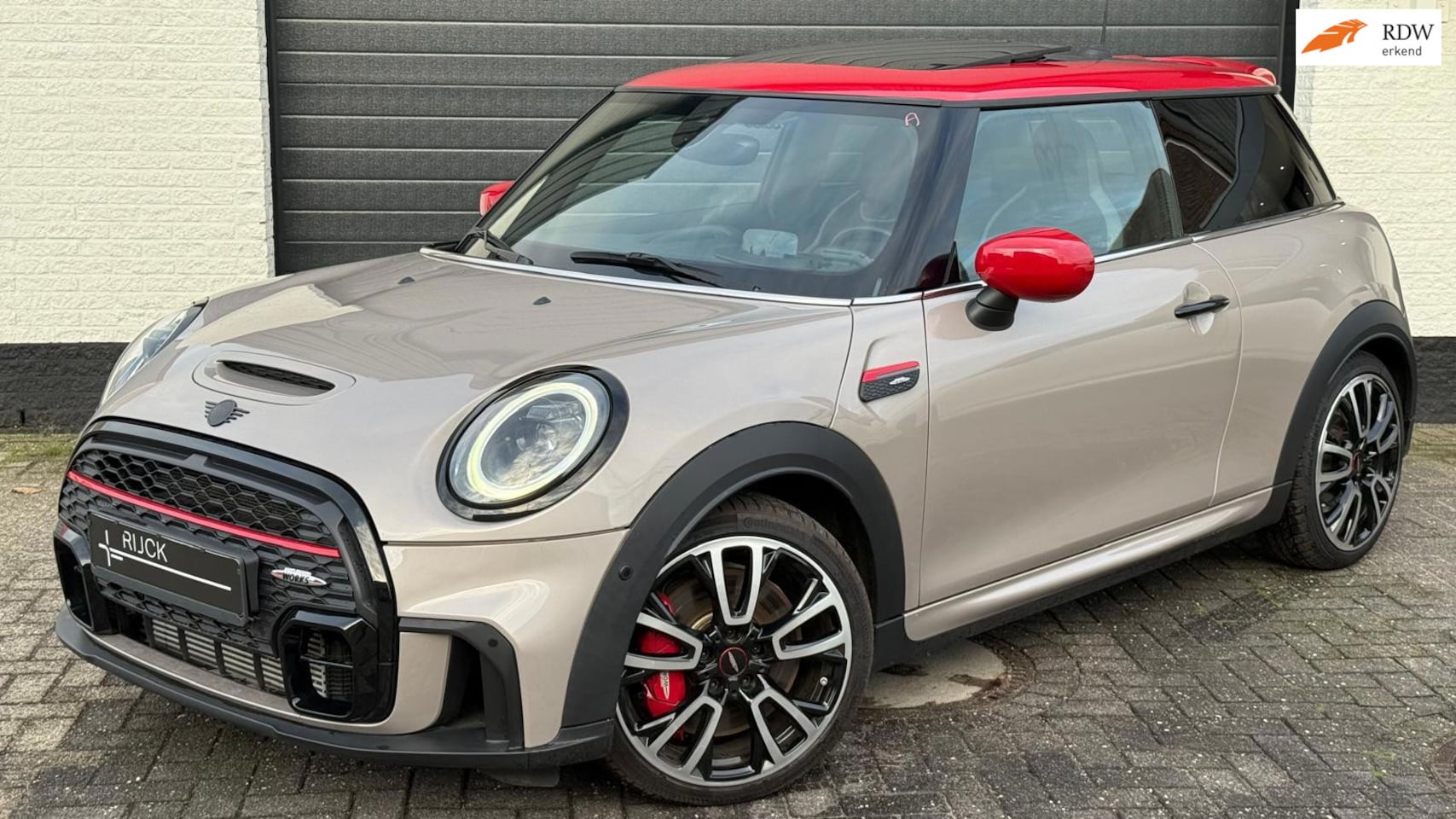 MINI 3-Deurs - 2.0 John Cooper Works JCW Pack | Pano | HUD | Camera | CarPlay | Kuip | Dealer OH | - AutoWereld.nl