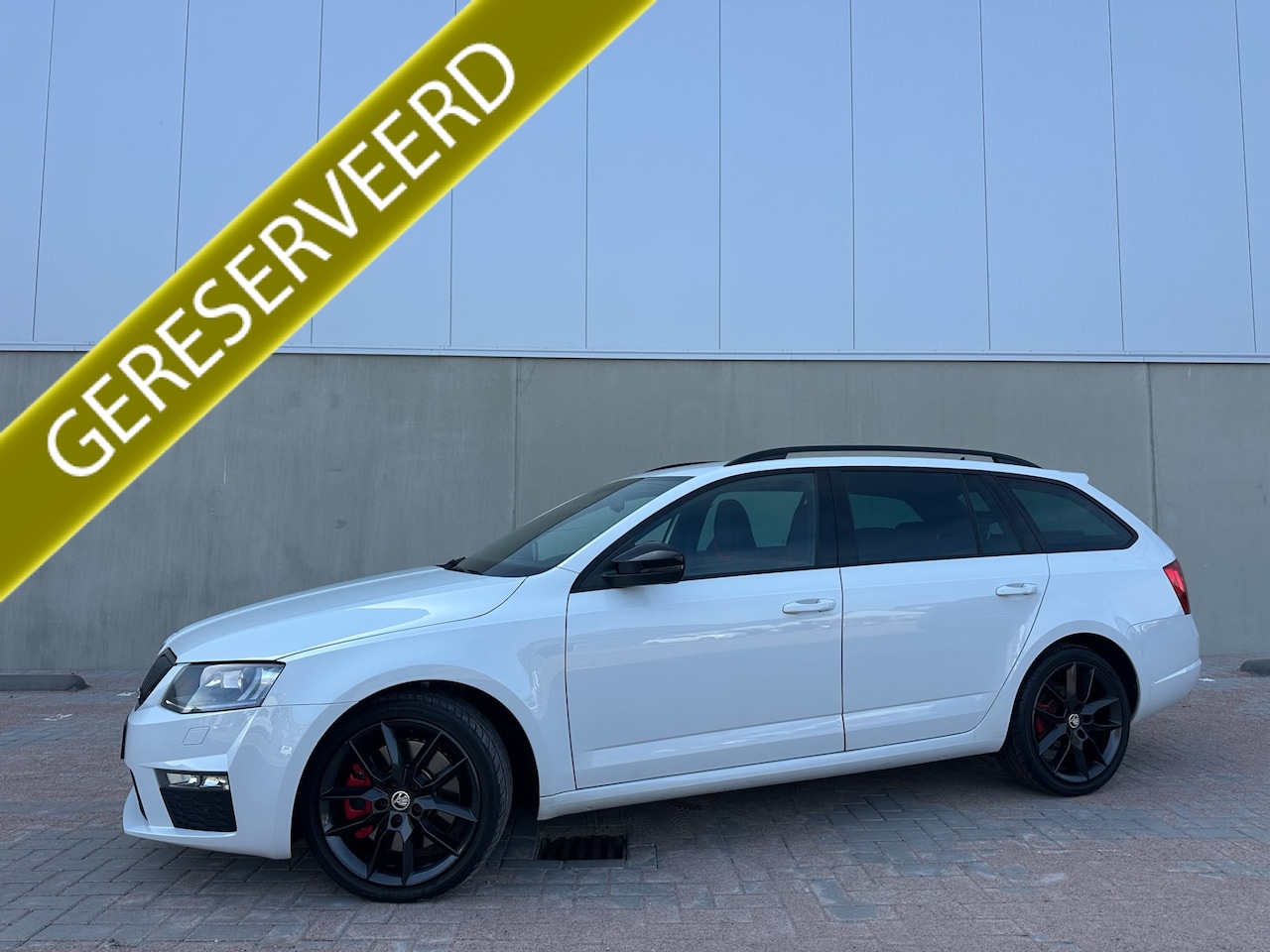 Skoda Octavia Combi - 2.0 TSI RS Climate C, Cruise C, RS Sportstoelen, Camera!!!! - AutoWereld.nl