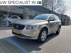 Volvo XC60 - 2.0 D3 FWD Kinetic Goed oh door een Specialist Navi Clima Cruise Telefoon PDC 17 inch lm