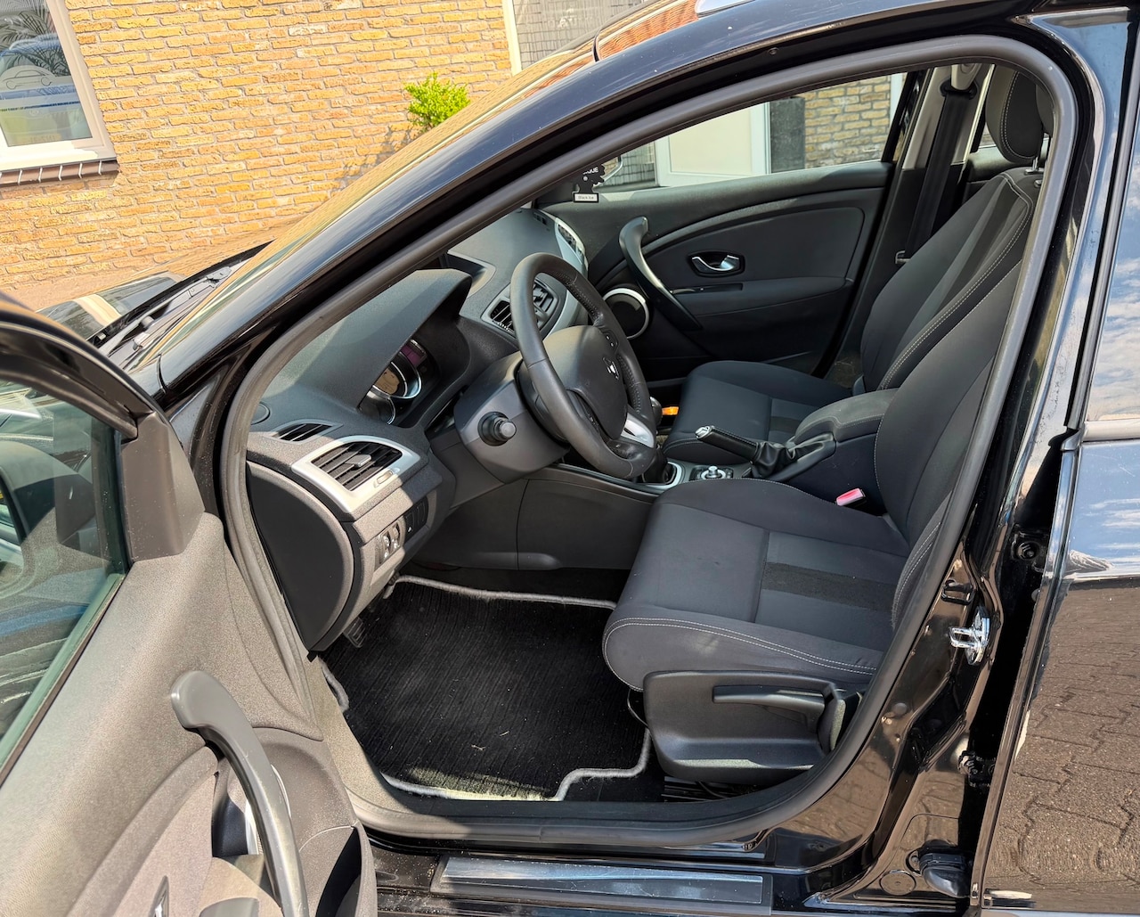 Renault Mégane Estate - 1.4 TCe Dynamique bj 2010 nette auto - AutoWereld.nl
