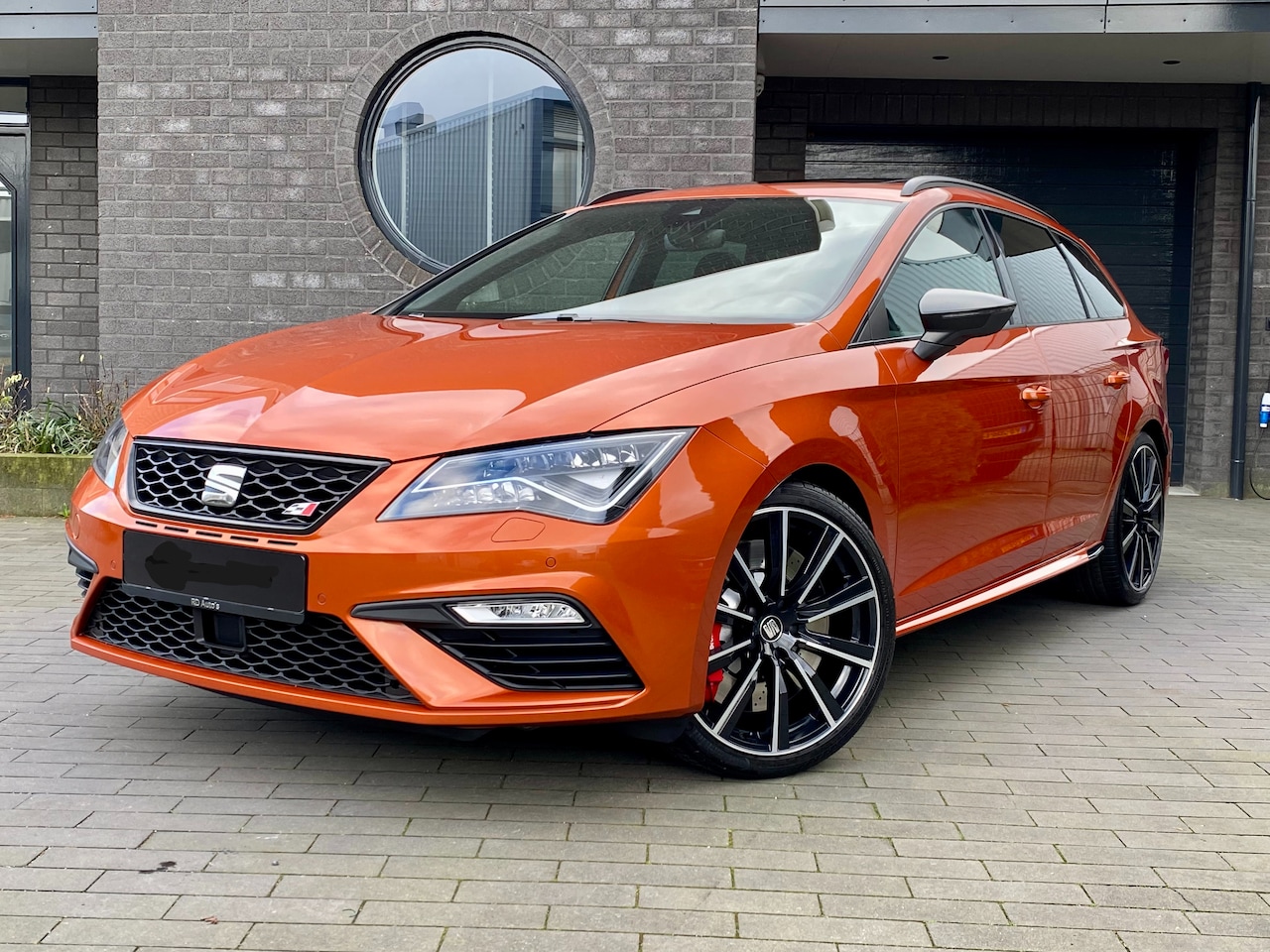 SEAT Leon ST - 2.0 TSI CUPRA 300 4DRIVE 400PK STAGE 2 Performance Pano Brembo Kleppenuitlaat - AutoWereld.nl