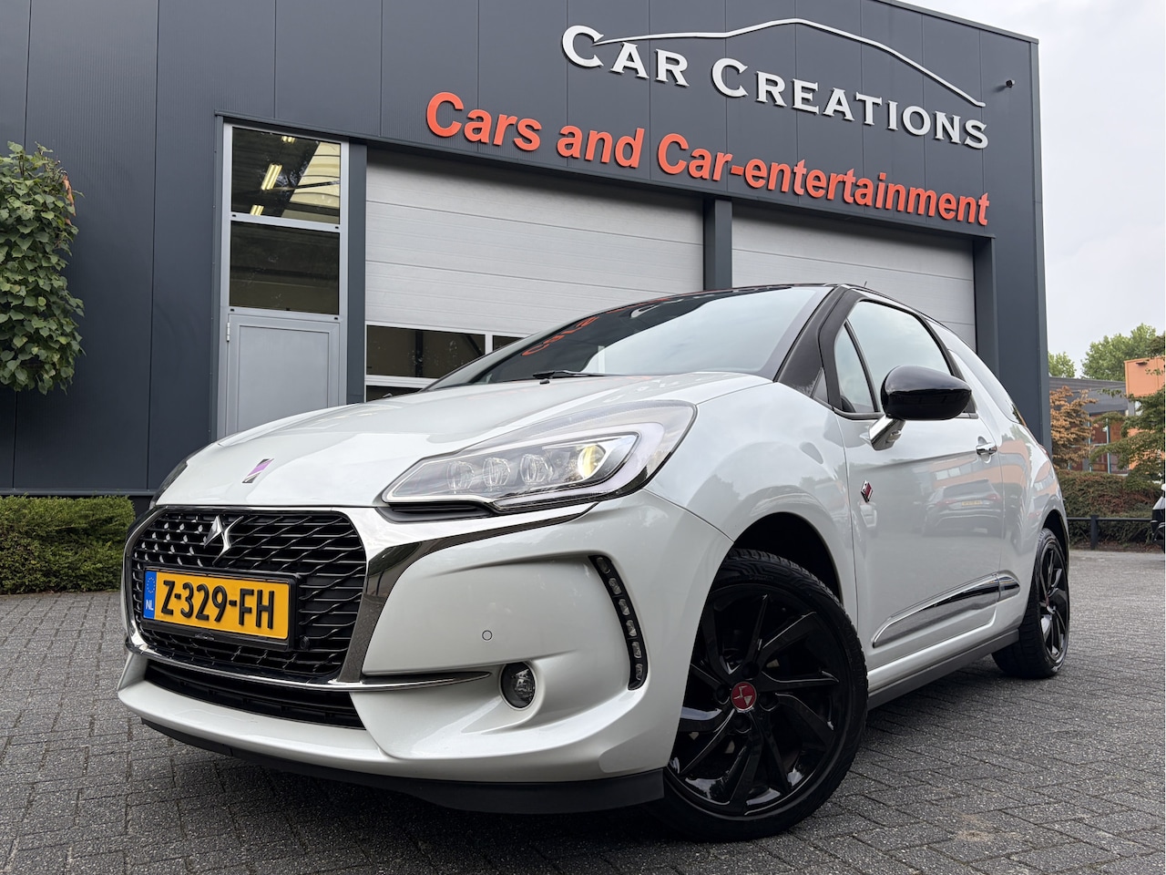 DS 3 - 1.2 PureTech Givenchy Le MakeUp Performance Line - AutoWereld.nl