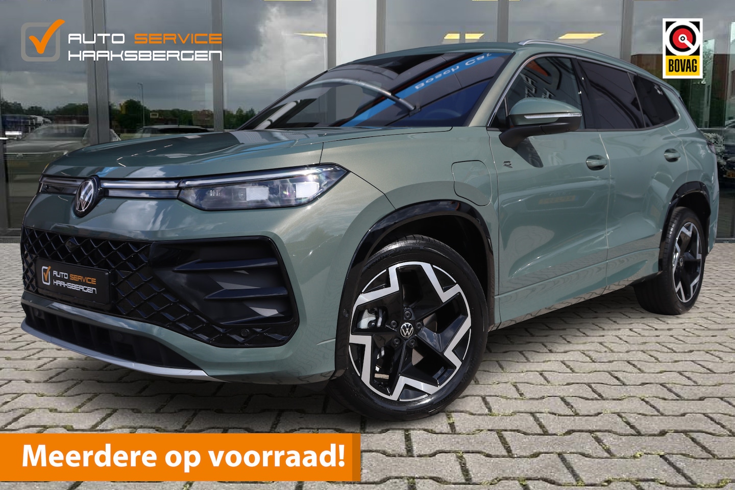 Volkswagen Tayron - 1.5 eHybrid R-Line | Trekhaak | 360 Camera | Sfeerverlichting | Cipressino Grün | - AutoWereld.nl