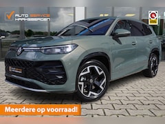 Volkswagen Tayron - 1.5 eHybrid R-Line | Trekhaak | 360 Camera | Sfeerverlichting | Cipressino Grün |