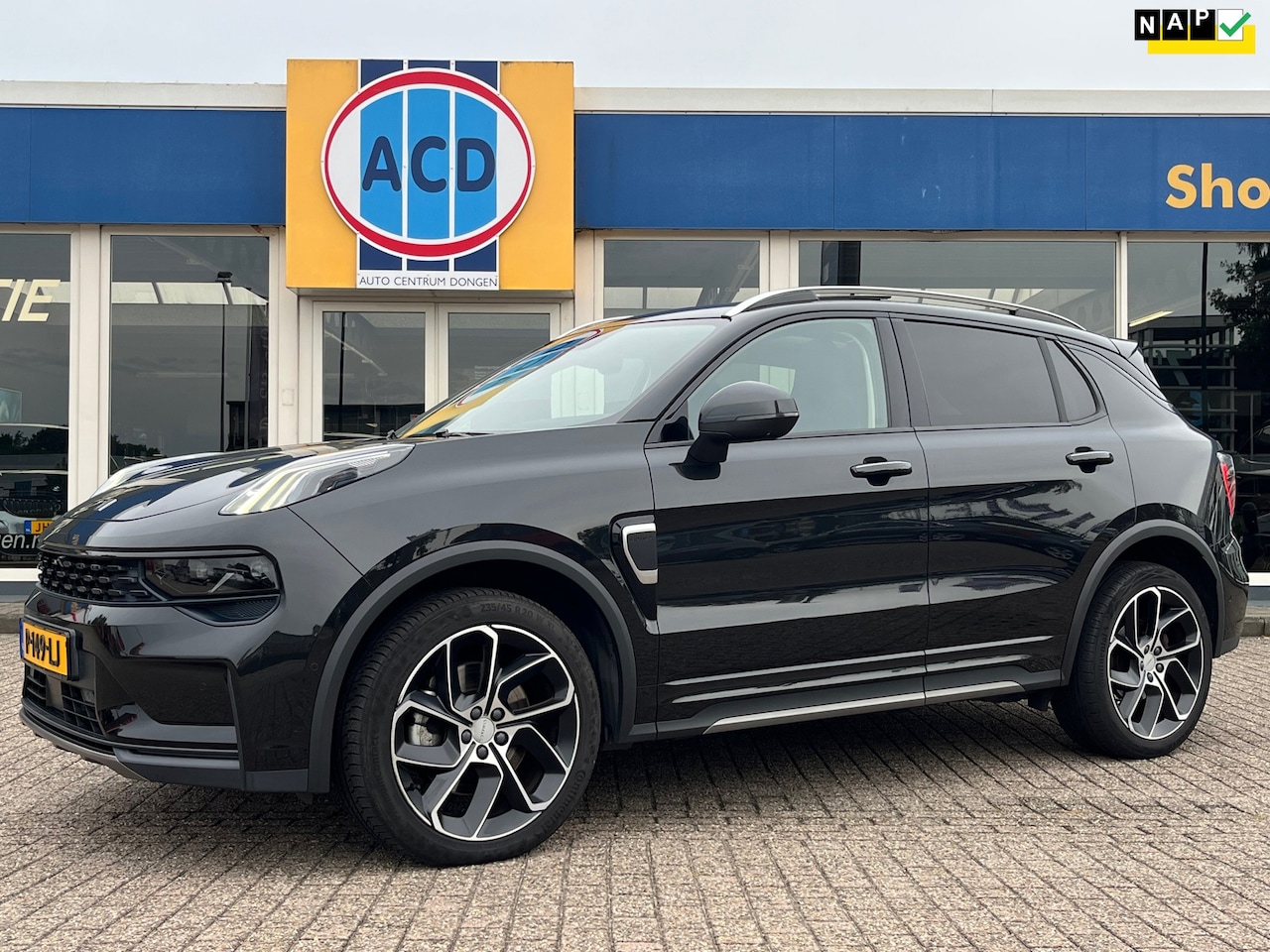 Lynk & Co 01 - 1.5 261pk PHEV 7DCTH | Black Edition | Orig.NL | PanoramaDak | 360 graden Camera | Carplay - AutoWereld.nl