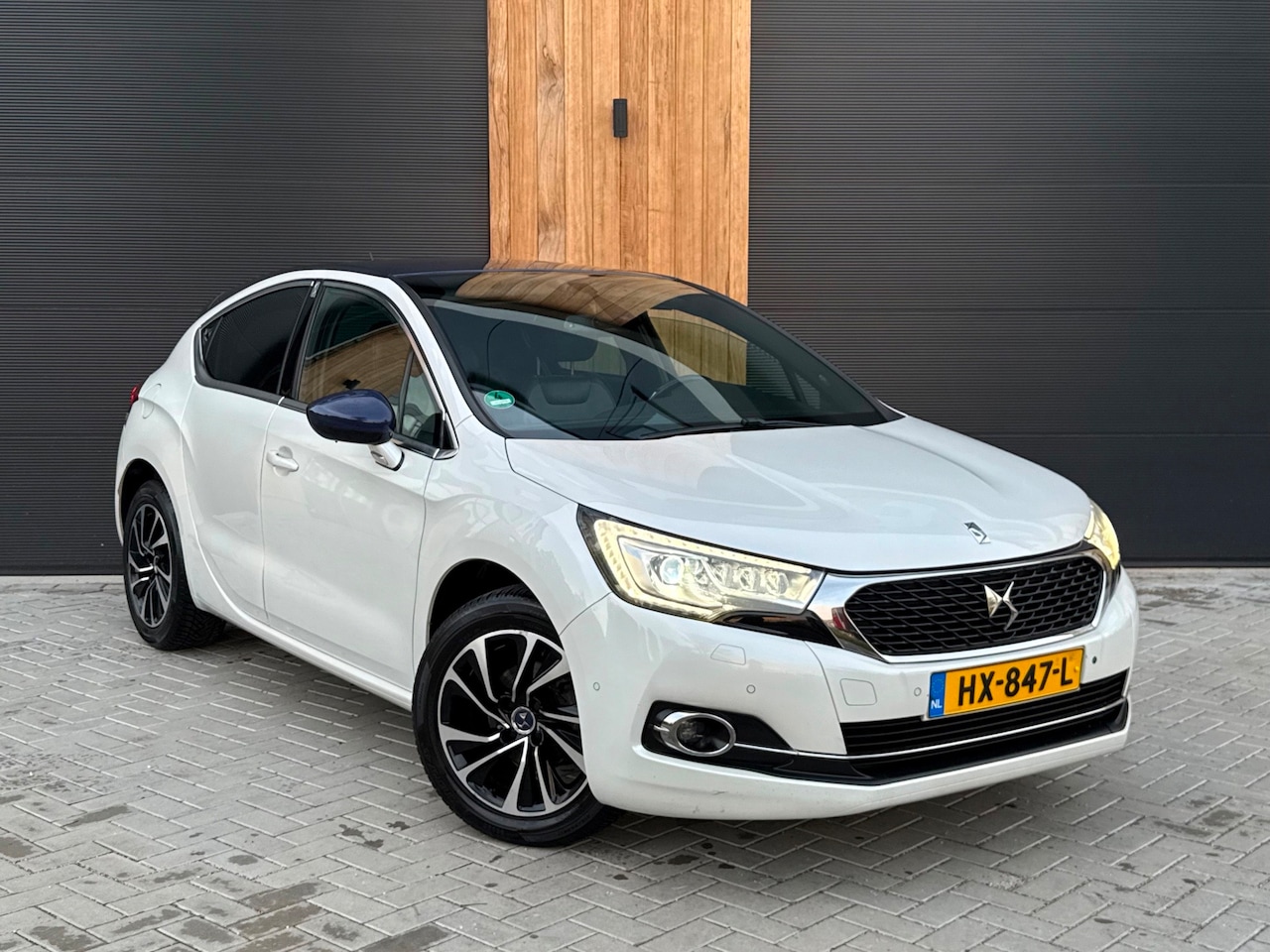 DS 4 - 1.6 BlueHDi 120PK Business (bj 2016) Euro6|Clima|Two-Tone|Lichtmetaal - AutoWereld.nl