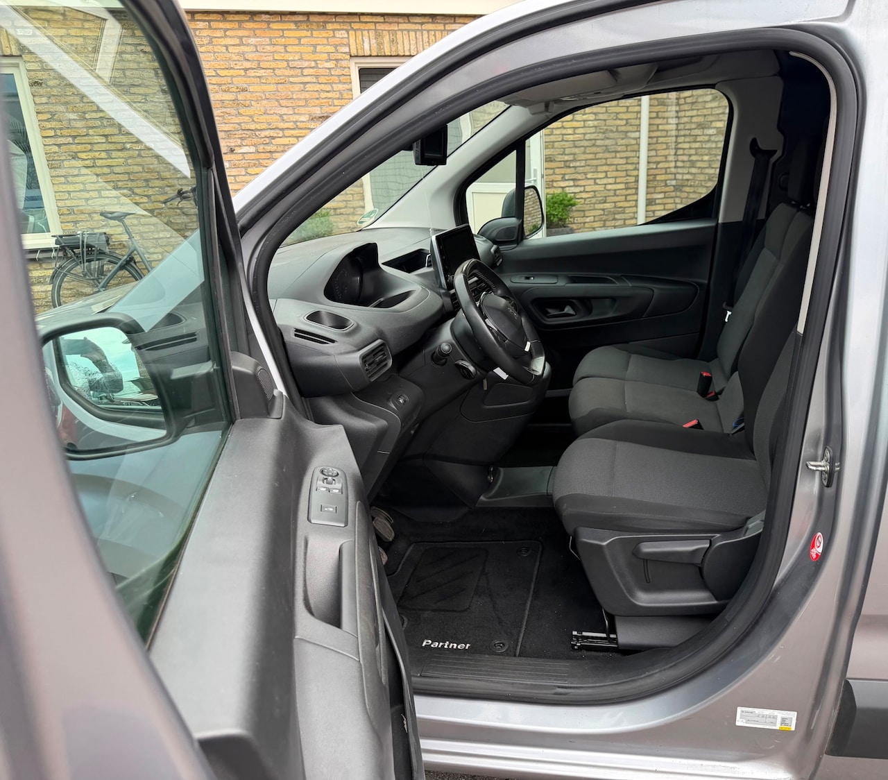 Peugeot Partner - 1.5 Blue HDI Bj 2021 Weinig kilometers - AutoWereld.nl
