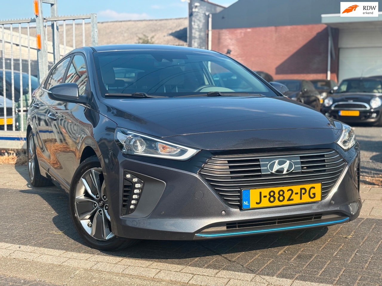 Hyundai IONIQ - 1.6 GDi Trend Hybrid | BOMVOL OPTIES | Leder | 17” LMV | LED | Keyless entry & go | - AutoWereld.nl