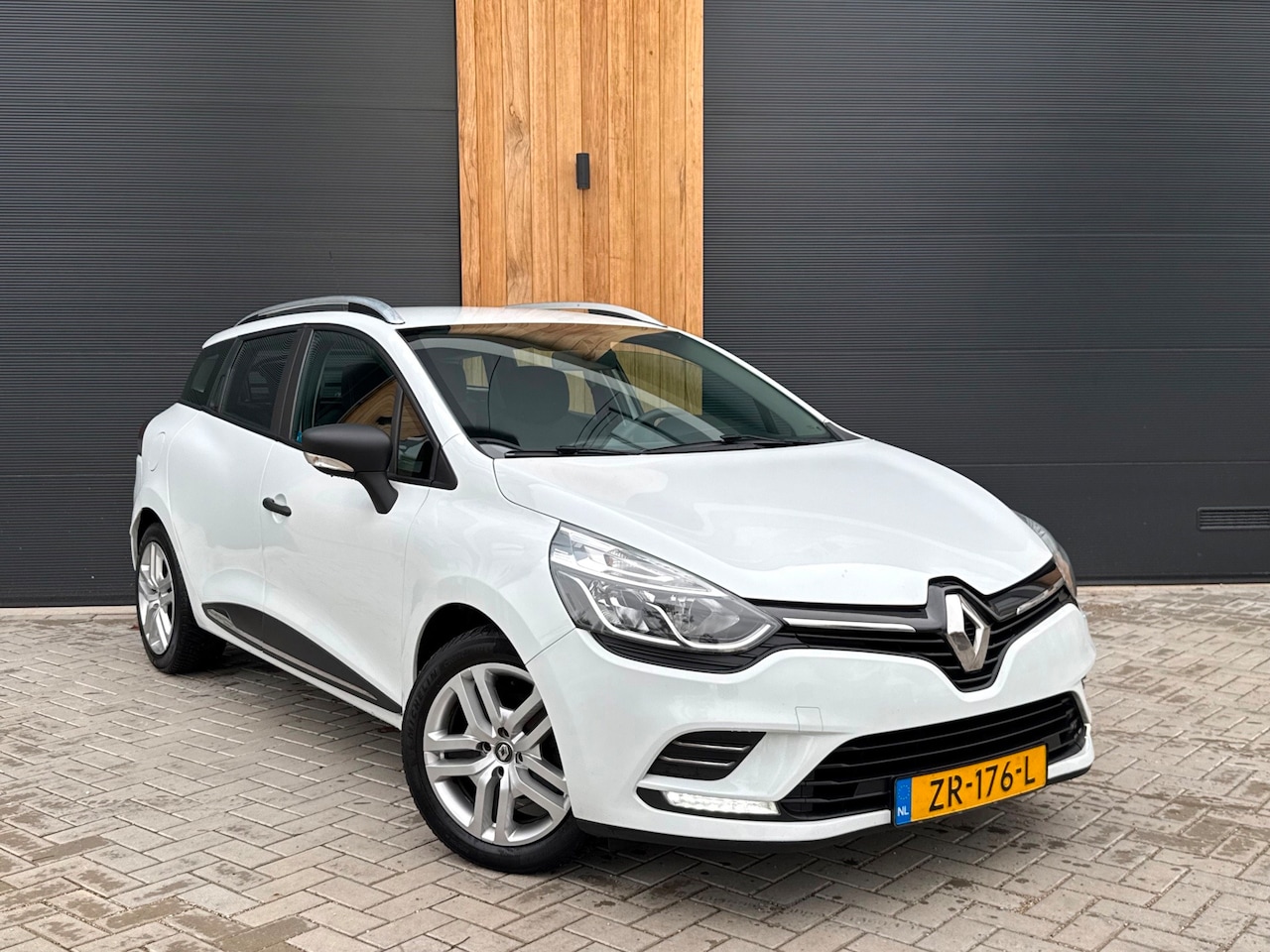 Renault Clio Estate - 1.5 dCi Ecoleader Zen (bj 2019) NAVI|AC|INCL.BTW - AutoWereld.nl