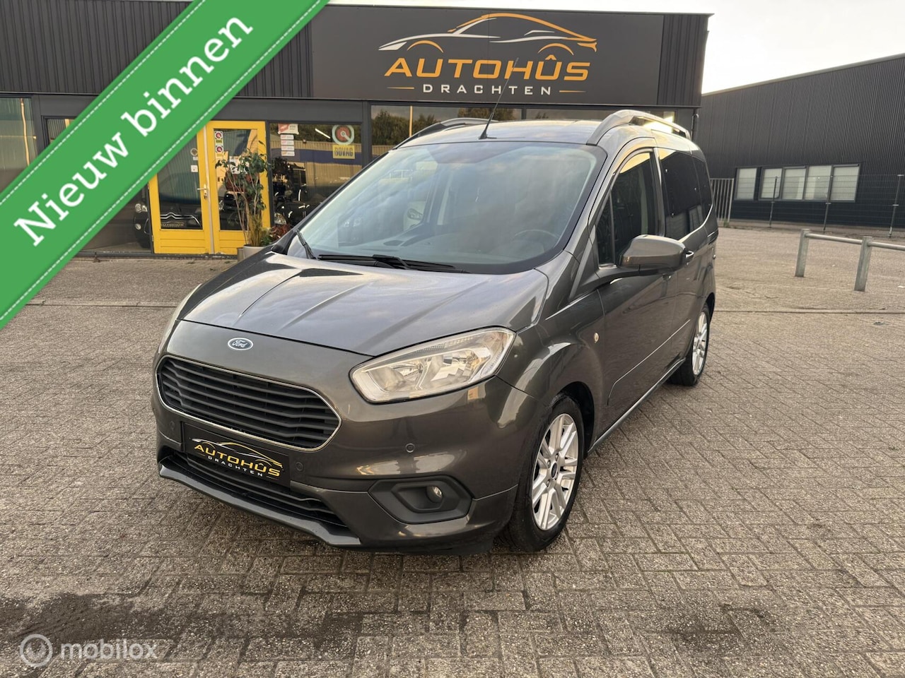 Ford Tourneo Connect Compact - Ford 1.0 Titanium Navi Camera cruise clima 62499 km Ford Tourneo Connect Compact 1.0 Titan - AutoWereld.nl