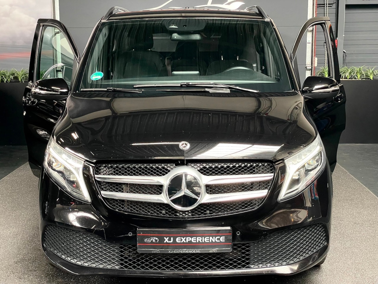 Mercedes-Benz V-klasse - 300d Lang DC Avantgarde/240 PK/PANO/NAVI/MARGE - AutoWereld.nl