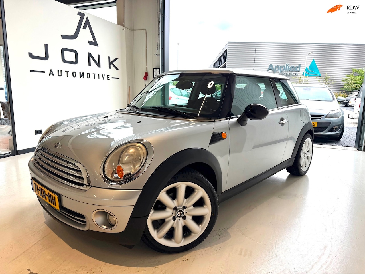 MINI 3-Deurs - 1.4 One Pepper Airco Apk N.A.P Garantie - AutoWereld.nl