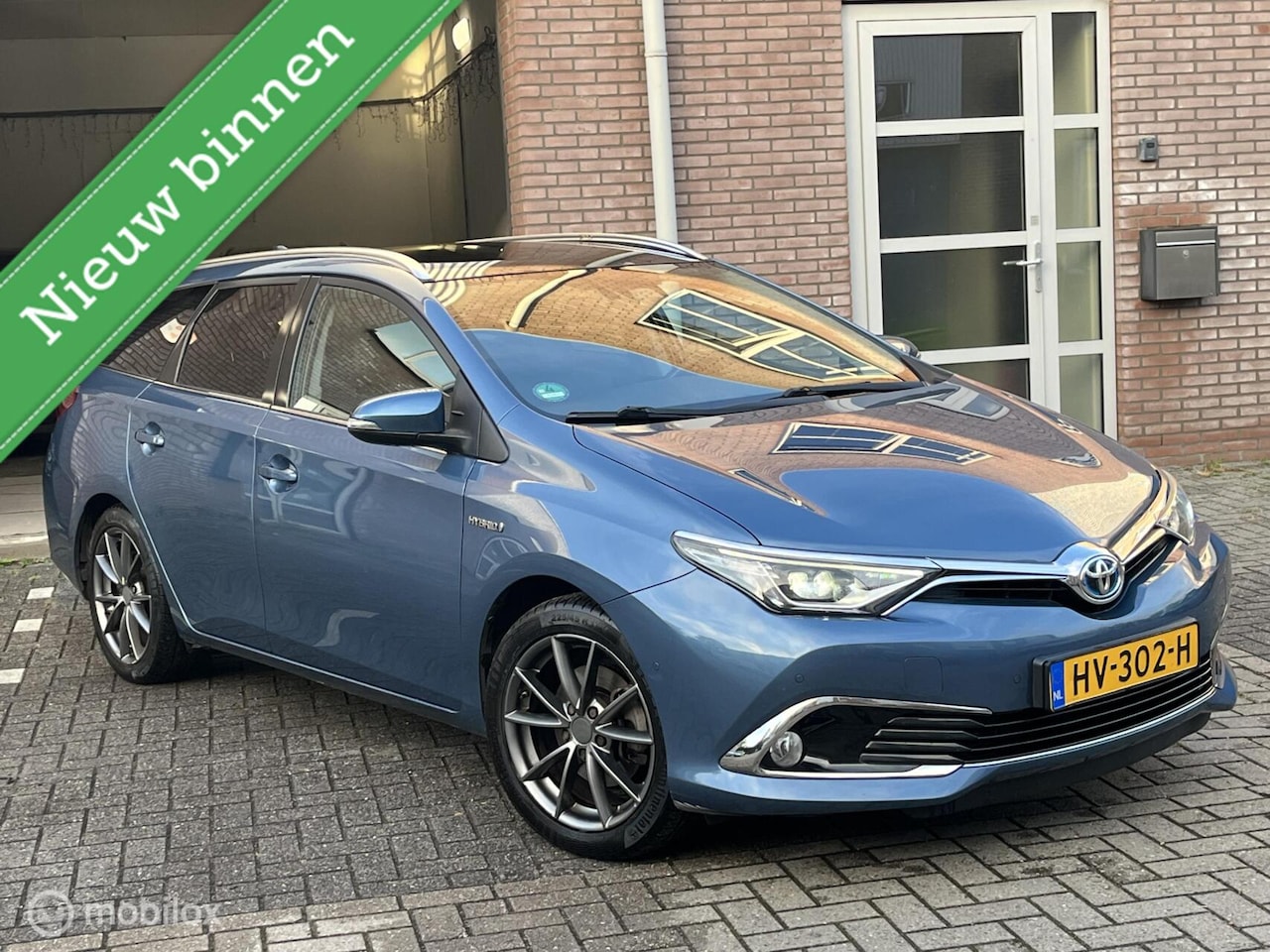 Toyota Auris Touring Sports - 1.8 Hybrid Lease Pro dec-2015 Pano, Navi, Camera, - AutoWereld.nl