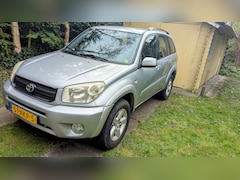 Toyota RAV4 - 2.0-16V VVT-i Sol