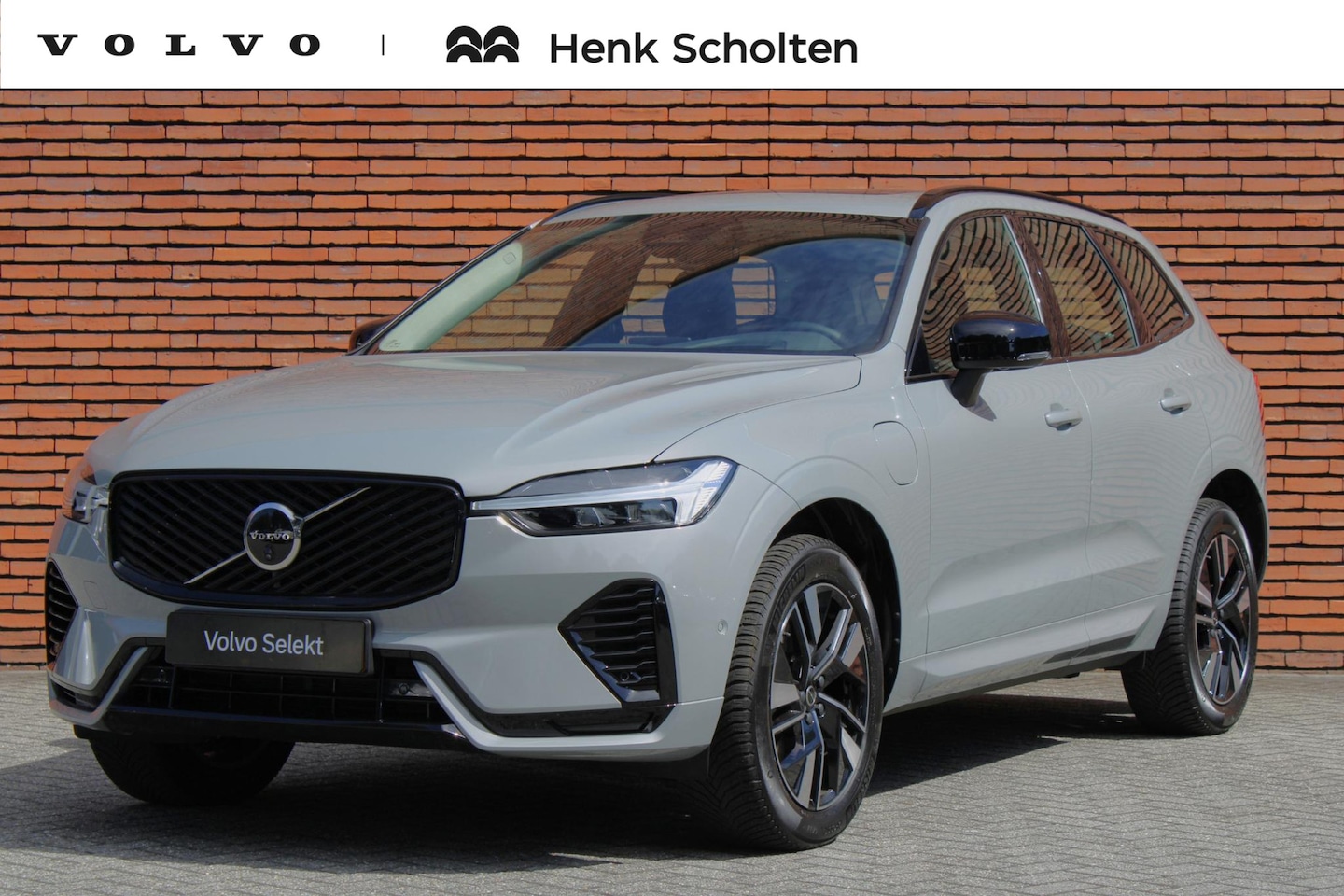 Volvo XC60 - T6 Plug-in hybrid AWD Plus Dark | Trekhaak | All-Season banden | 360 Graden Camera | Panor - AutoWereld.nl
