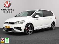 Volkswagen Touran - 1.5 TSI Highline Business R 7p | Trekhaak | Camera | ACC | Carplay