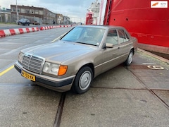 Mercedes-Benz E-klasse - 200 2.0 Benzine 118pk 1992 Aandacht Nodig