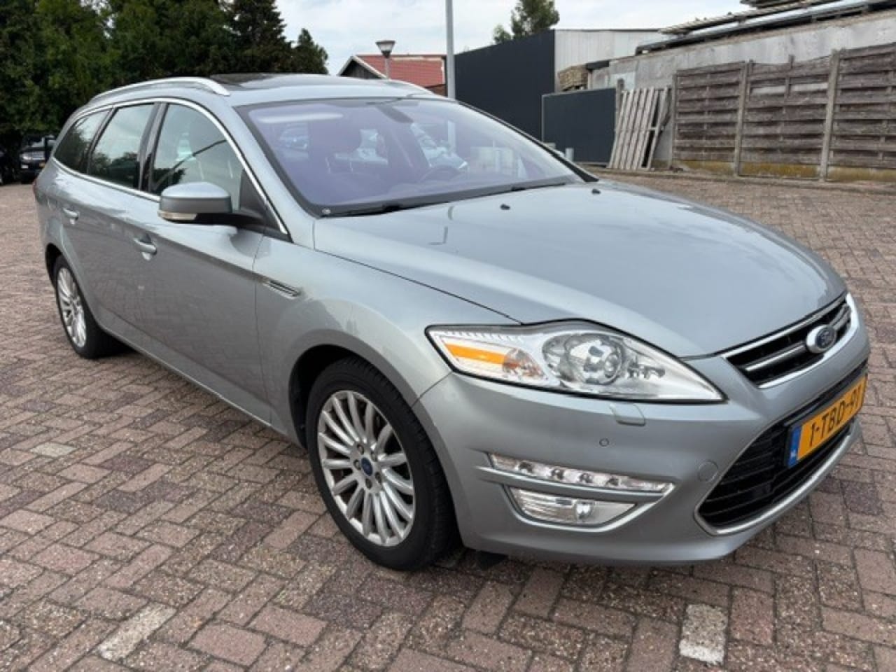 Ford Mondeo - 1.6 ECOB. PLATINUM - AutoWereld.nl
