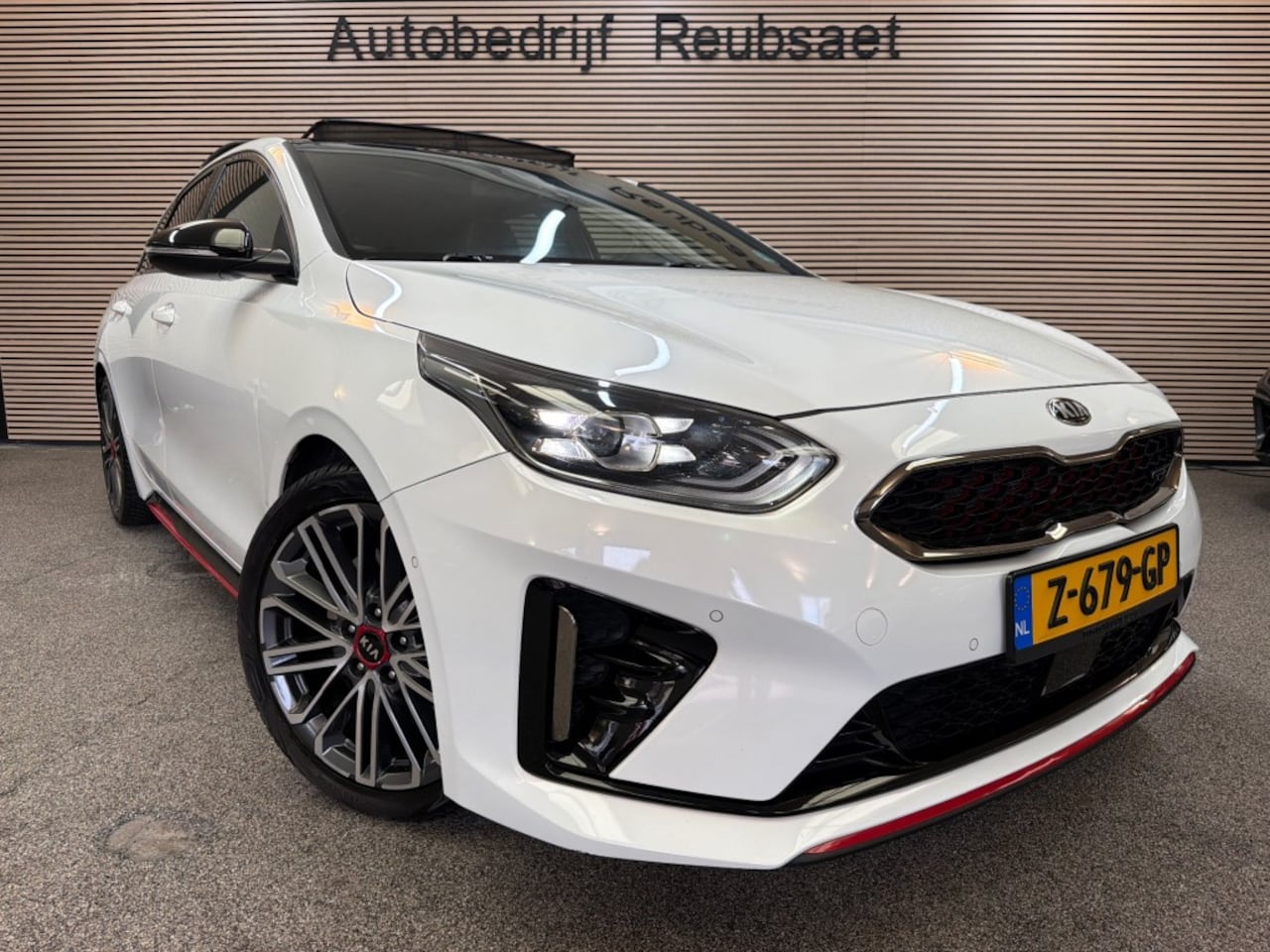 Kia Pro cee'd - 1.6 T-GDI GT 205PK Panodak Trekhaak Clima Navi Acc Jbl Memory Incl 12Mnd Garantie - AutoWereld.nl