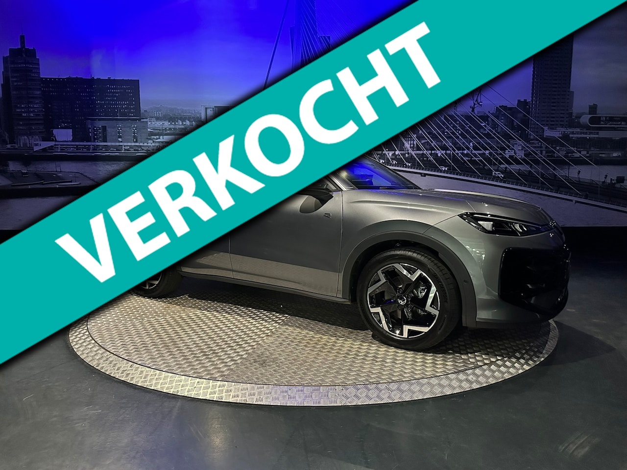 Volkswagen T-Roc - 1.5 eTsi R-Line First Edition *Led*Camera* - AutoWereld.nl