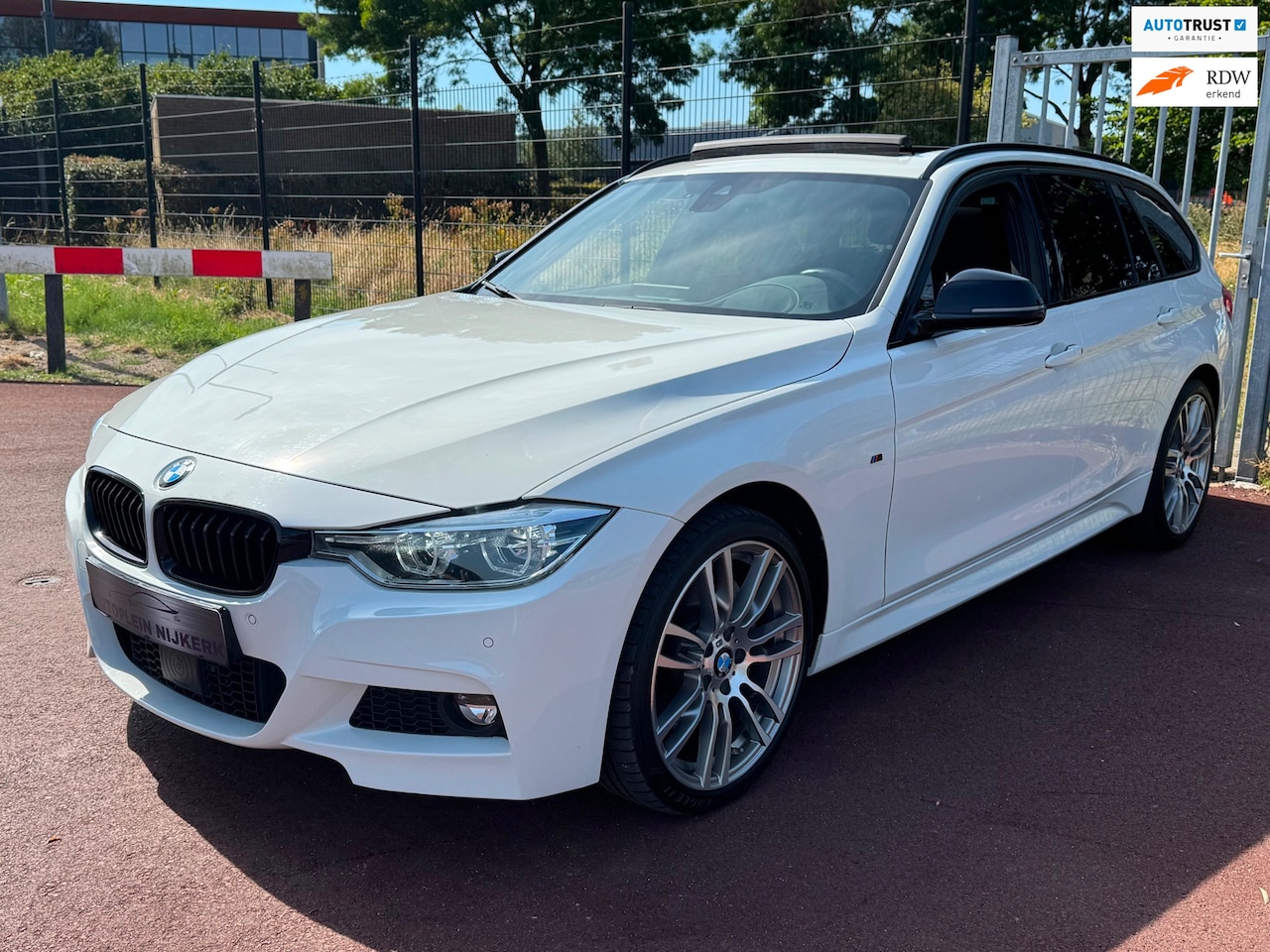 BMW 3-serie Touring - 340i xDrive M Sport High Exe LCI Pano ACC LED - AutoWereld.nl