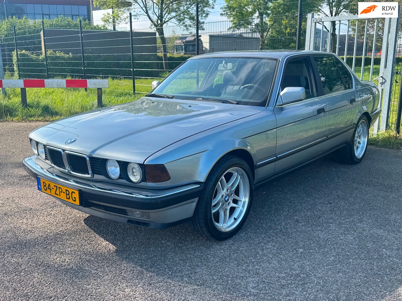 BMW 7-serie - 750i V12 E32 Velours 18inch M Parallel Nette staat! Uniek - AutoWereld.nl