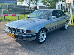 BMW 7-serie - 750i V12 E32 Velours 18inch M Parallel Nette staat Uniek