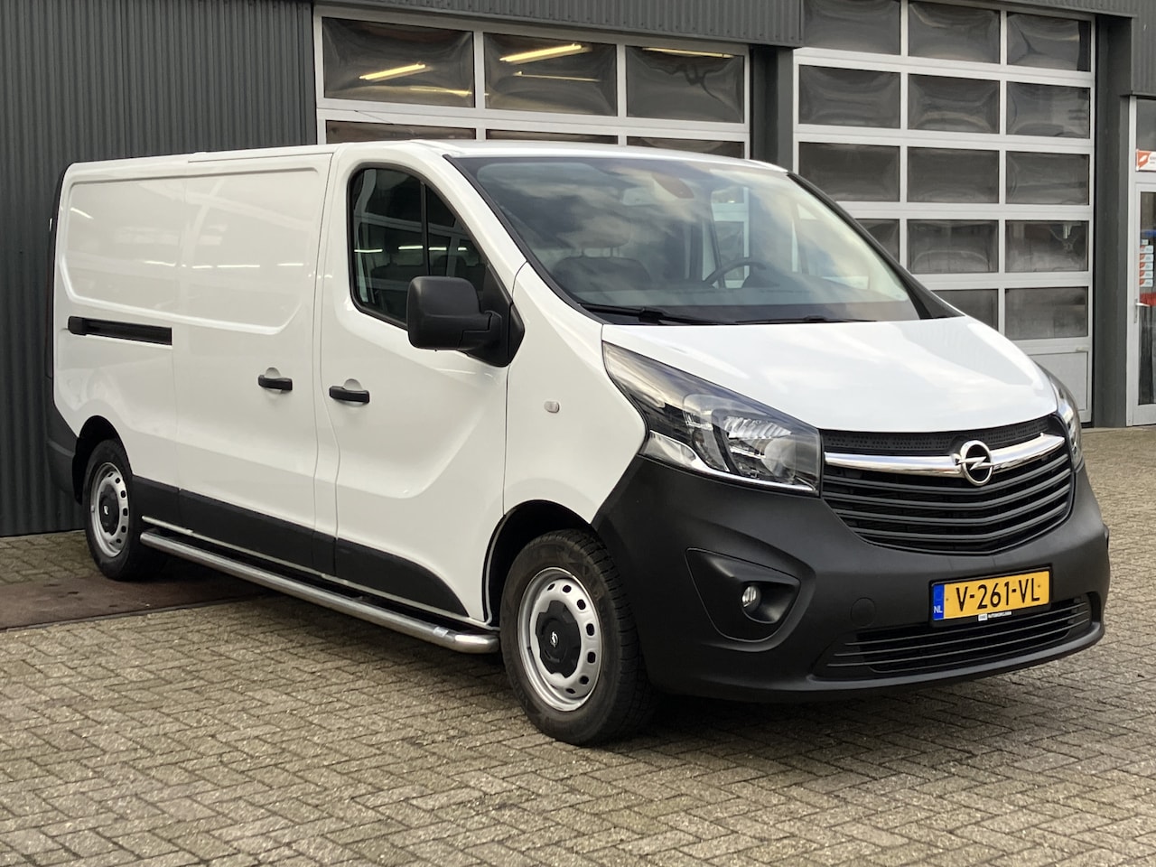 Opel Vivaro - 1.6 CDTI L2H1 Only export!! Airco Schuifdeur Camera Parkeerhulp achter Euro 6 Bestel Lang - AutoWereld.nl