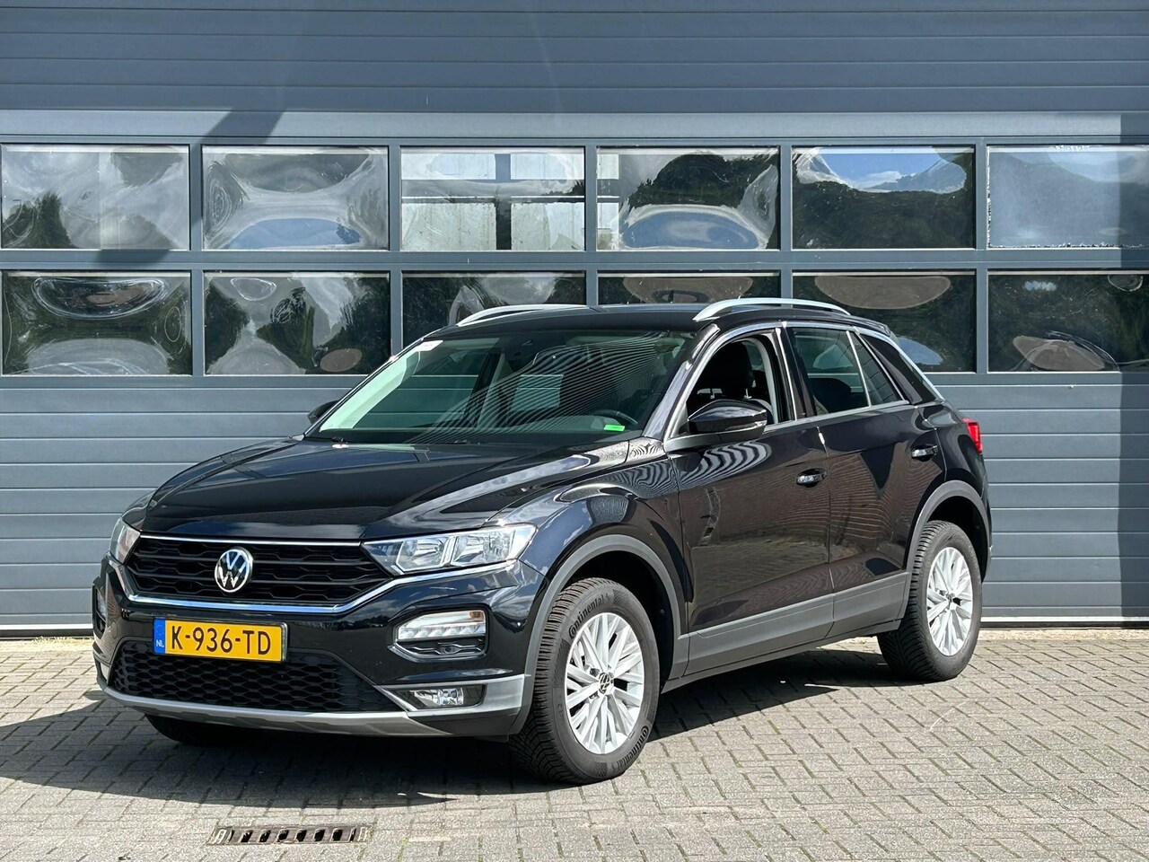 Volkswagen T-Roc - 1.5 TSI STYLE BUSINESS I ADAPTIVE CRUISE CONTROL I ELEKTRONISCHE ACHTERKLEP I NAVIGATIESYS - AutoWereld.nl