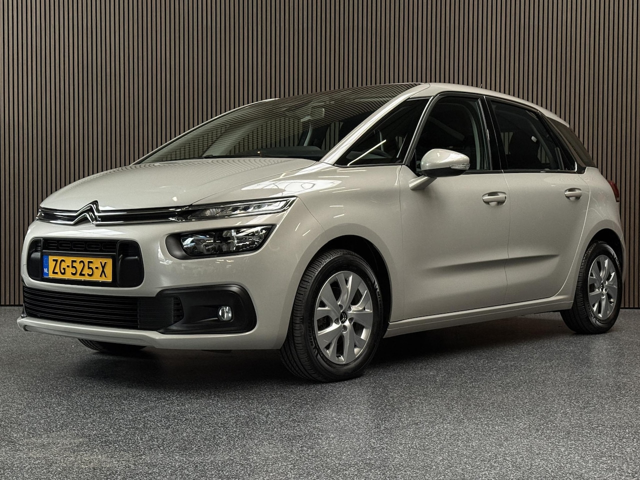 Citroën C4 SpaceTourer - 1.2 PureTech Selection | Automaat | Carplay | Riem v.v. - AutoWereld.nl