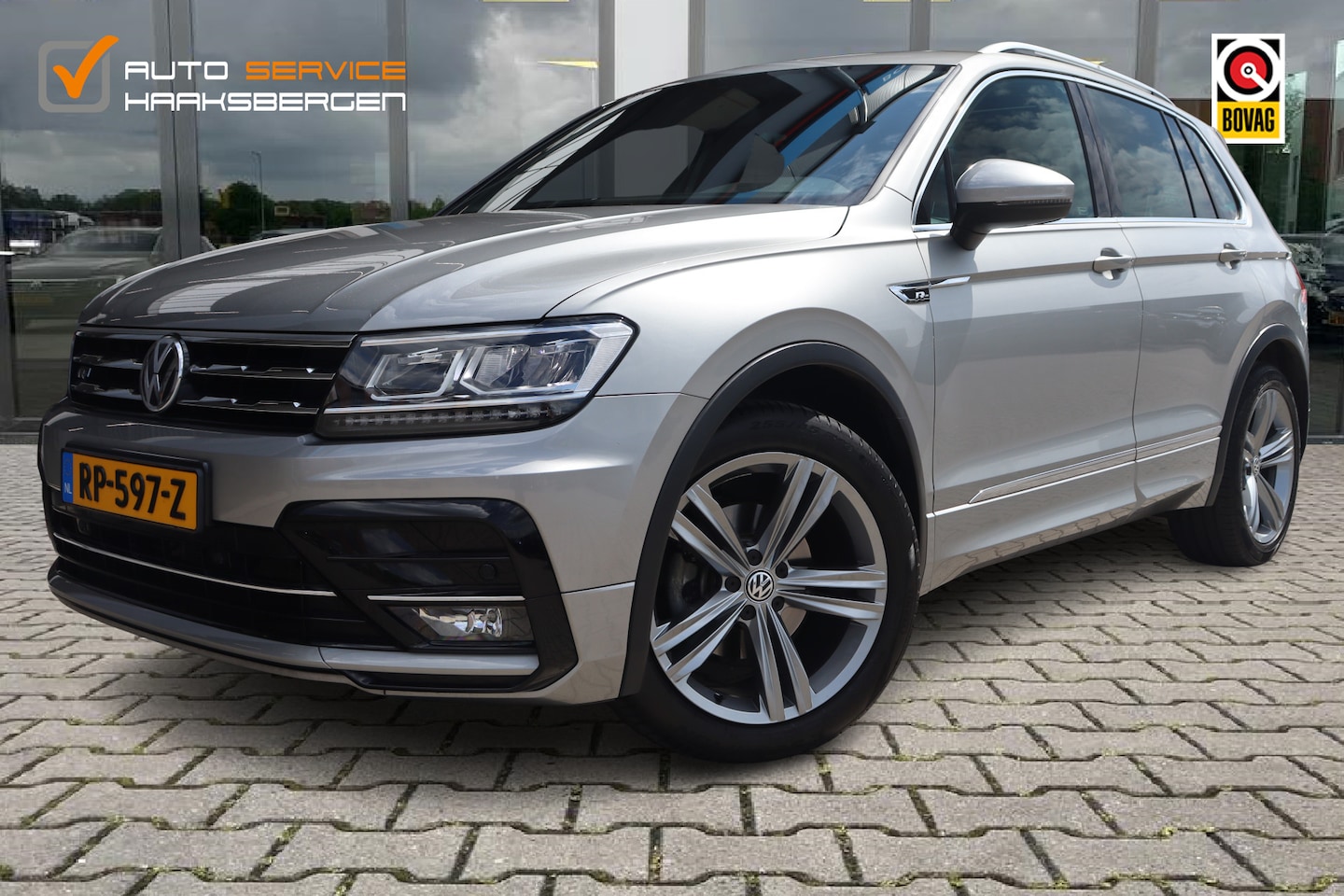 Volkswagen Tiguan - 1.4 TSI R-Line | Pano | Trekhaak | Winter Pakket | - AutoWereld.nl