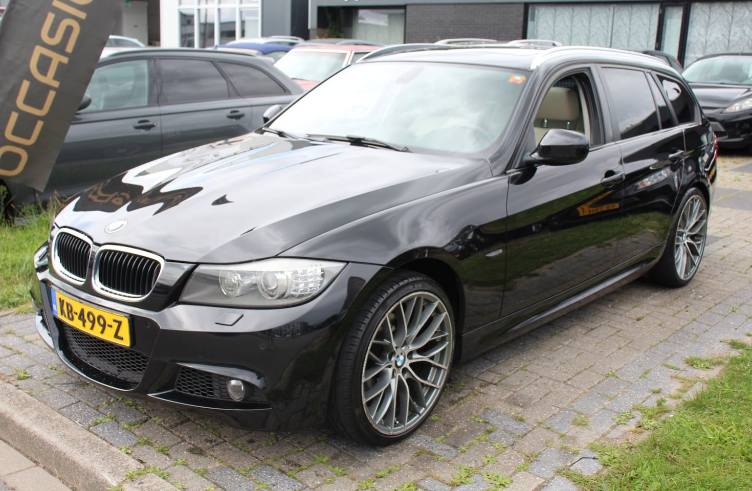 BMW 3-serie Touring - 320i High Executive Panorama NAV Leder Clima Cruise 17" LM Velgen NAP APK - AutoWereld.nl