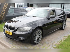 BMW 3-serie Touring - 320i High Executive Panorama NAV Leder Clima Cruise 17" LM Velgen NAP APK