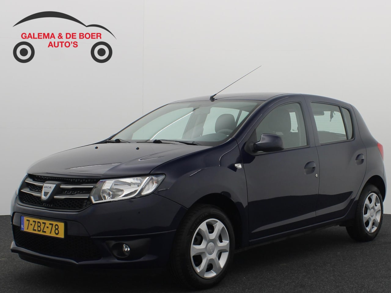 Dacia Sandero - 0.9 TCe Lauréate TREKHAAK / AIRCO / BLUETOOTH / ELEK RAMEN / NL-AUTO - AutoWereld.nl