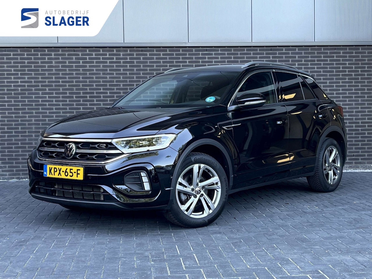 Volkswagen T-Roc - 1.5 TSI R-Line Edition | Trekhaak | IQ | ACC | Camera | Fabrieksgarantie - AutoWereld.nl