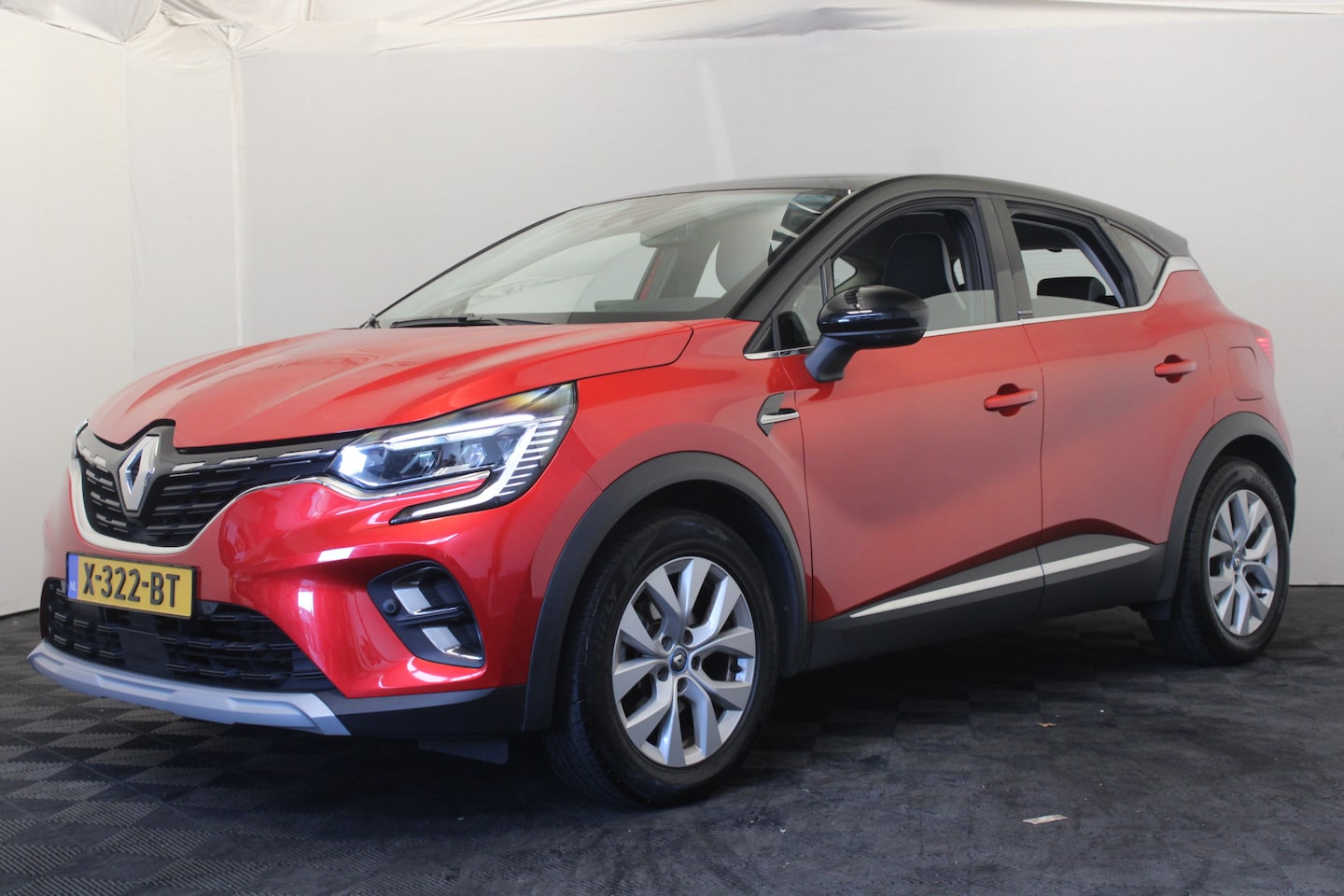 Renault Captur - 1.6 E-Tech Plug-in Hybrid 160 Intens |Trekhaak|Camera|Navi| - AutoWereld.nl
