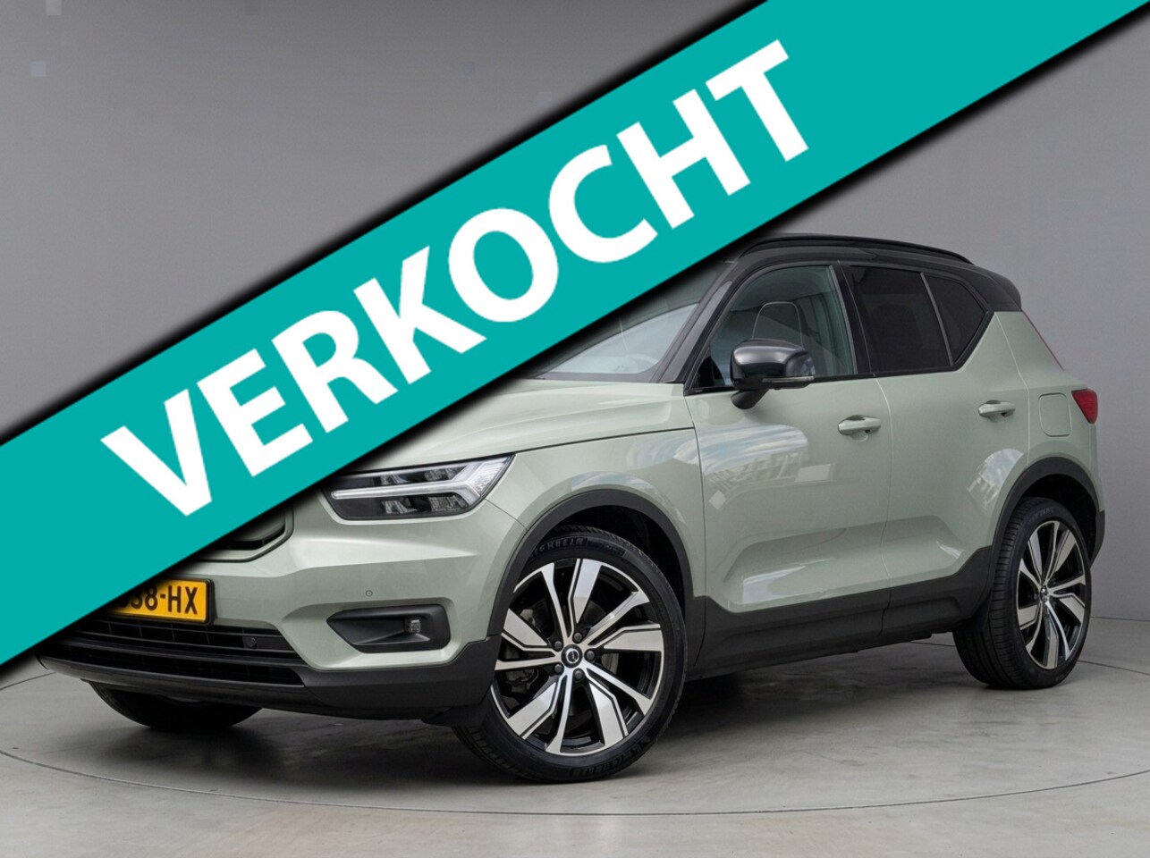 Volvo XC40 - Recharge P8 AWD R-Design|Panorama-dak|H&K|360-camera|Stoel/stuur verwarming - AutoWereld.nl