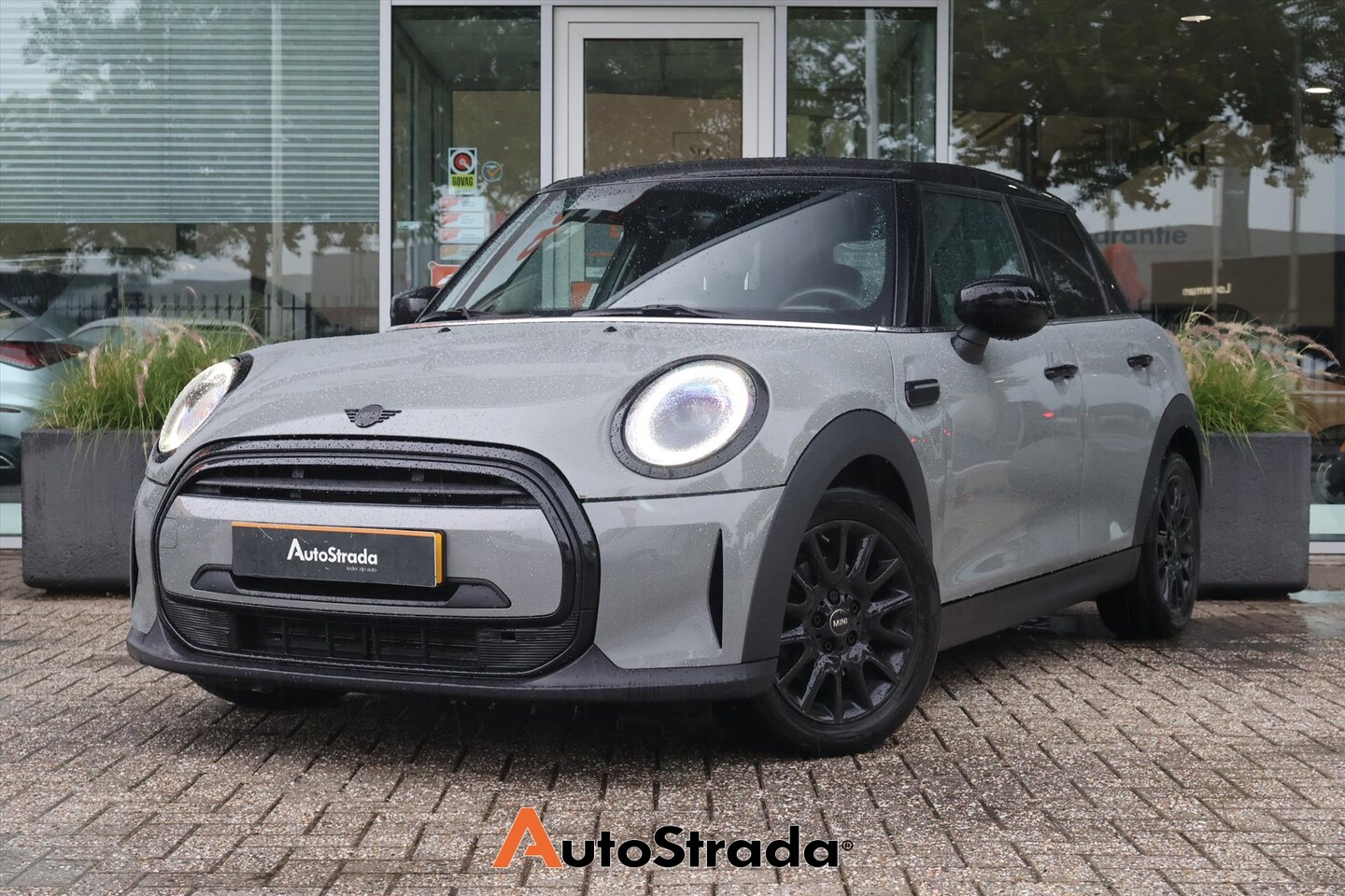 MINI 5-Deurs - Mini (f55) 1.5 Cooper 136pk Aut Navi | LED | DAB - AutoWereld.nl