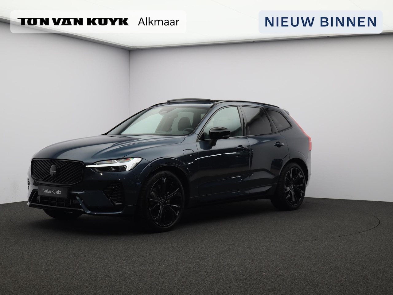 Volvo XC60 - T6 AWD Plug-in hybrid Ultra Black Edition / Trekhaak / Luchtvering / Privacy glass / Harma - AutoWereld.nl
