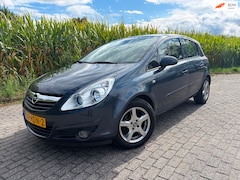 Opel Corsa - 1.2-16V Enjoy automaat zeer lage km stand