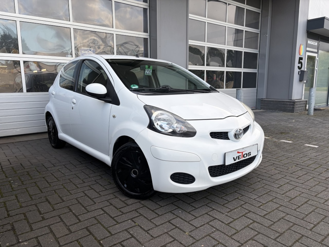 Toyota Aygo - 1.0-12V Cool/ APK 2028 / 5DRS - AutoWereld.nl
