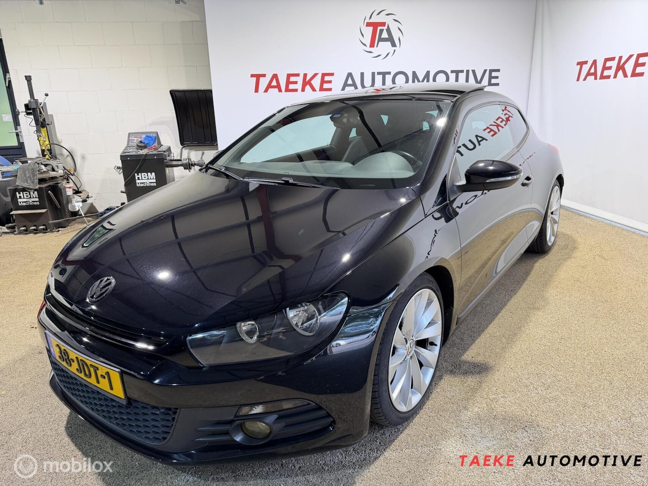 Volkswagen Scirocco - 2.0 TSI Highline Plus CLIMA/CRUISE/PANO - AutoWereld.nl