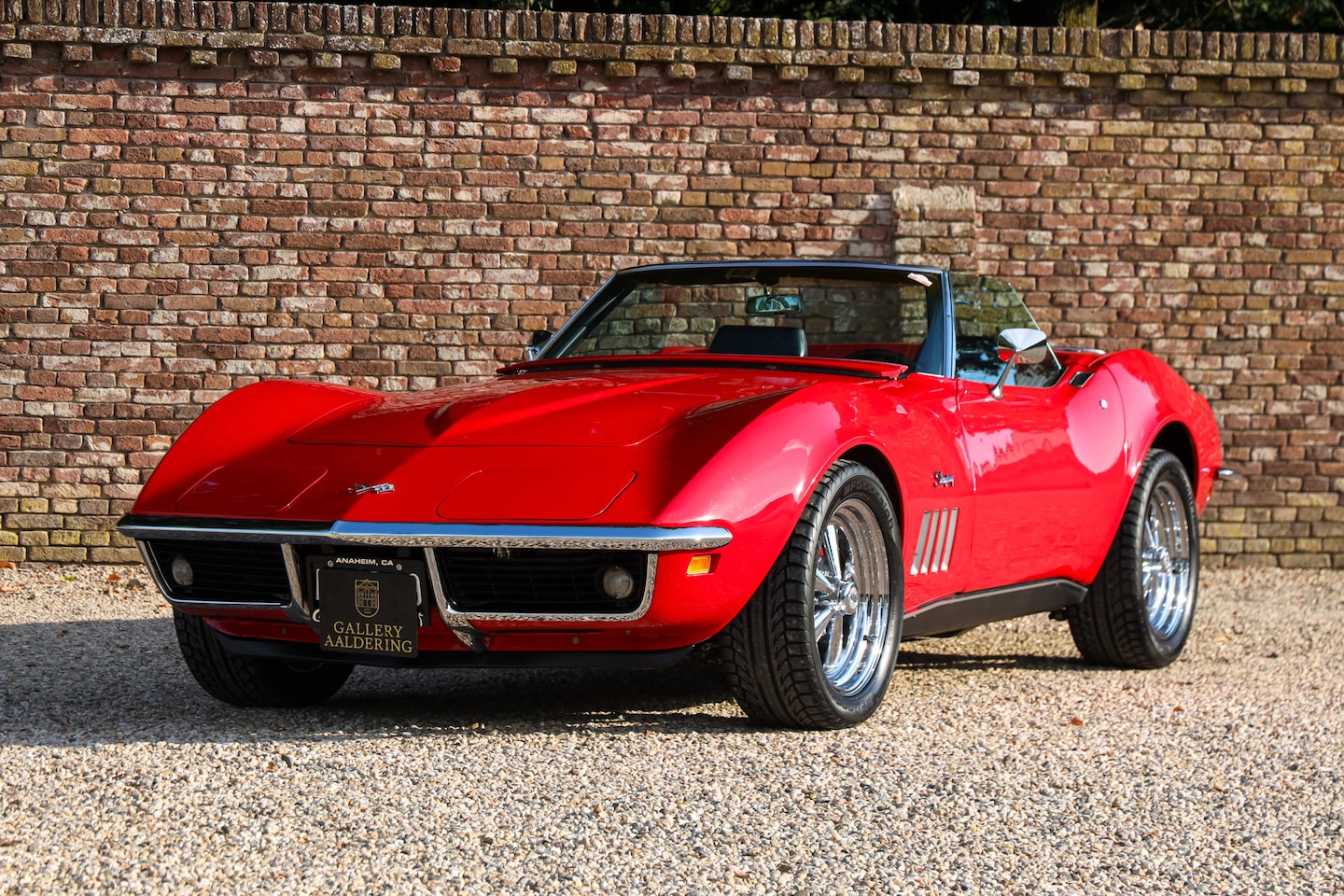 Chevrolet Corvette Convertible - C3 Stingray "A show-quality paint job" "A show-quality paint job" - Brought from Californi - AutoWereld.nl