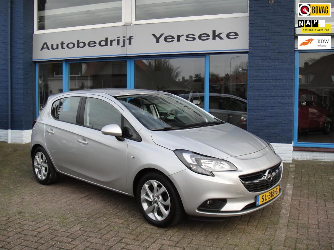 Opel Corsa - 1.4 Online Edition NL auto Apple carplay navigatie - AutoWereld.nl