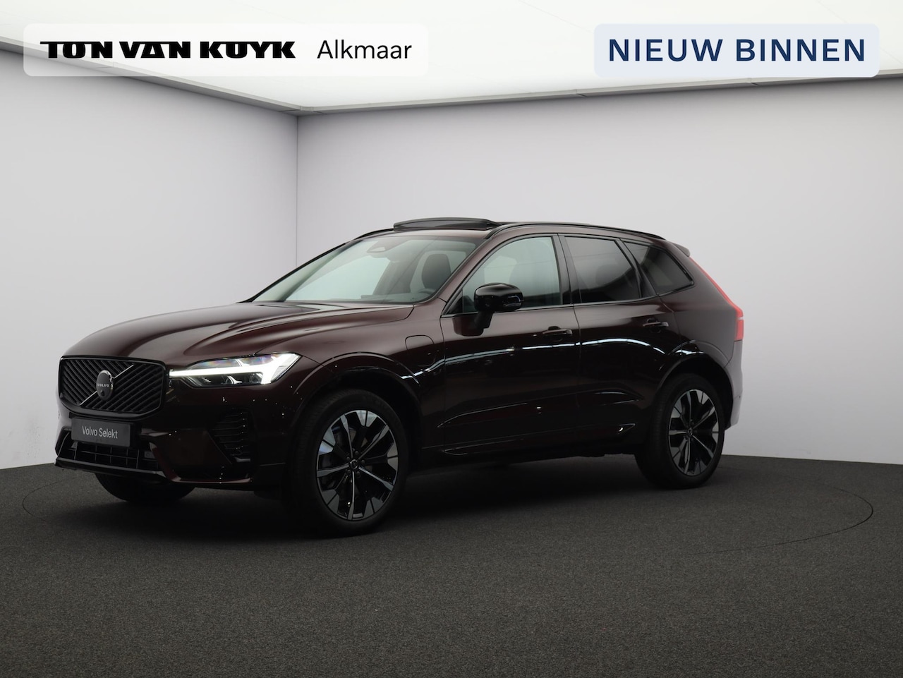 Volvo XC60 - 2.0 T6 Plug-in hybrid AWD Ultra Dark / Trekhaak / Luchtvering / Panorama dak / 360 camera - AutoWereld.nl