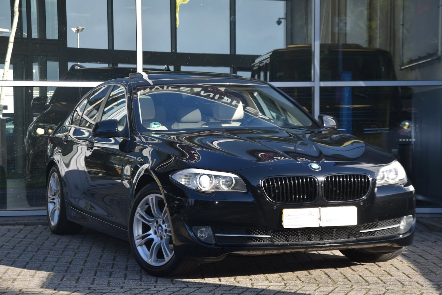 BMW 5-serie - 523i High Executive Automaat Leder Led Dak Airco Trekhaak Pdc - AutoWereld.nl
