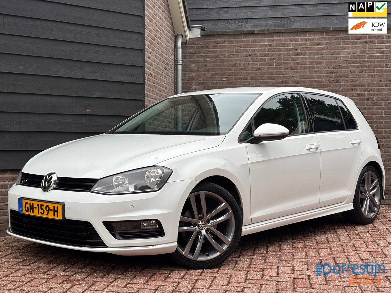 Volkswagen Golf - 1.2 TSI Business Edition R | Trekhaak | Camera | PDC | Goed onderhouden - AutoWereld.nl